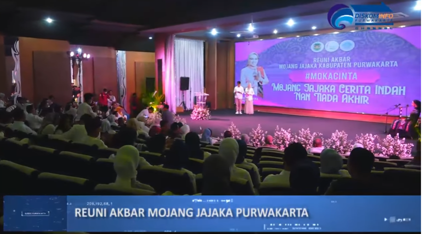 AMBU ANNE NOSTALGIA DI REUNI AKBAR MOJANG JAJAKA PURWAKARTA