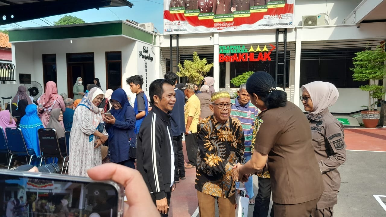Sehatkan Lansia dan Dukungan untuk Program Purwakarta Nyaah Ka Indung