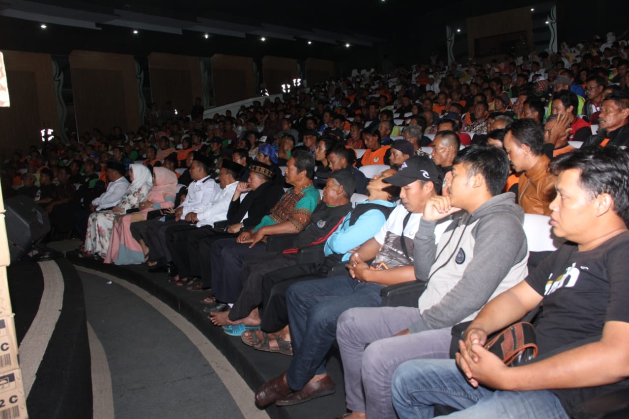 Tradisi Akhir Tahun Pemkab Purwakarta, Dengan Muliakan Petugas Kebersihan