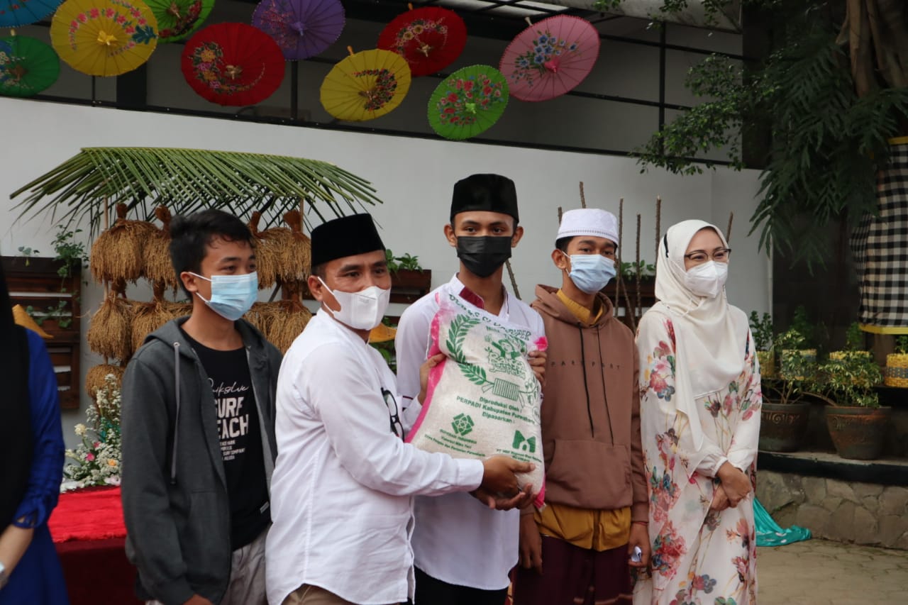 Berbagi Berkah Ramadan, Disdik Purwakarta Distribusikan 17,5 Ton Beras