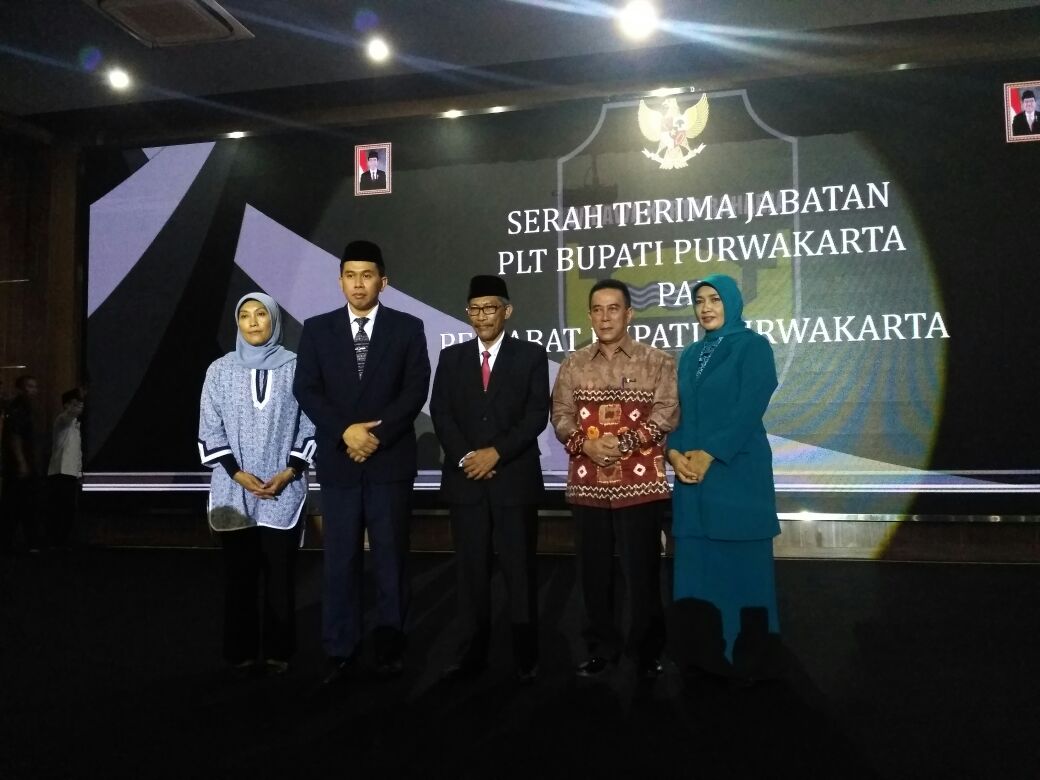 Dadan Koswara Serahterimakan Jabatan Bupati Purwakarta Kepada M Taufiq