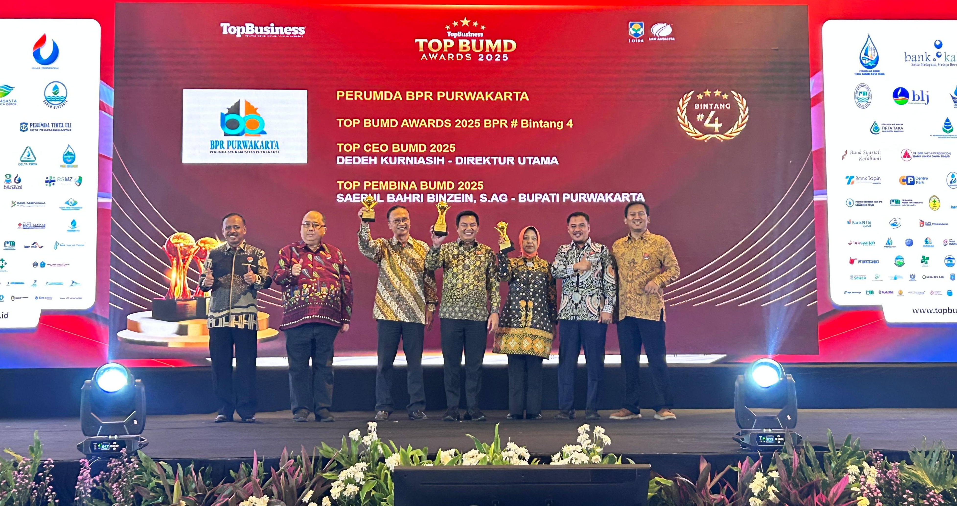 Om Zein dan Perumda BPR Purwakarta Borong Penghargaan di Ajang TOP BUMD Awards 2025