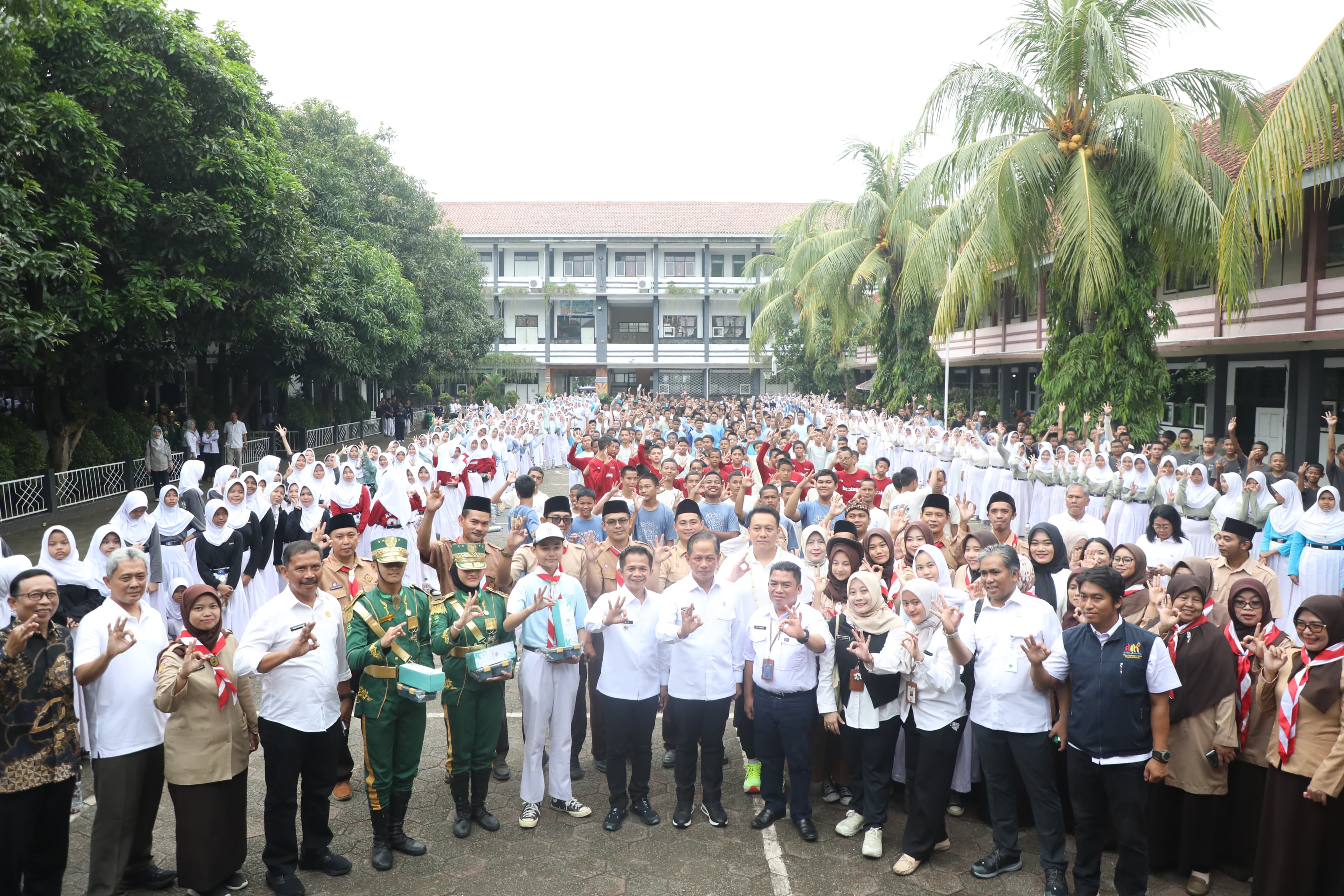 Kunjungan Menteri LH ke Purwakarta: Suksesnya Inisiatif Ramah Lingkungan di Sekolah-sekolah