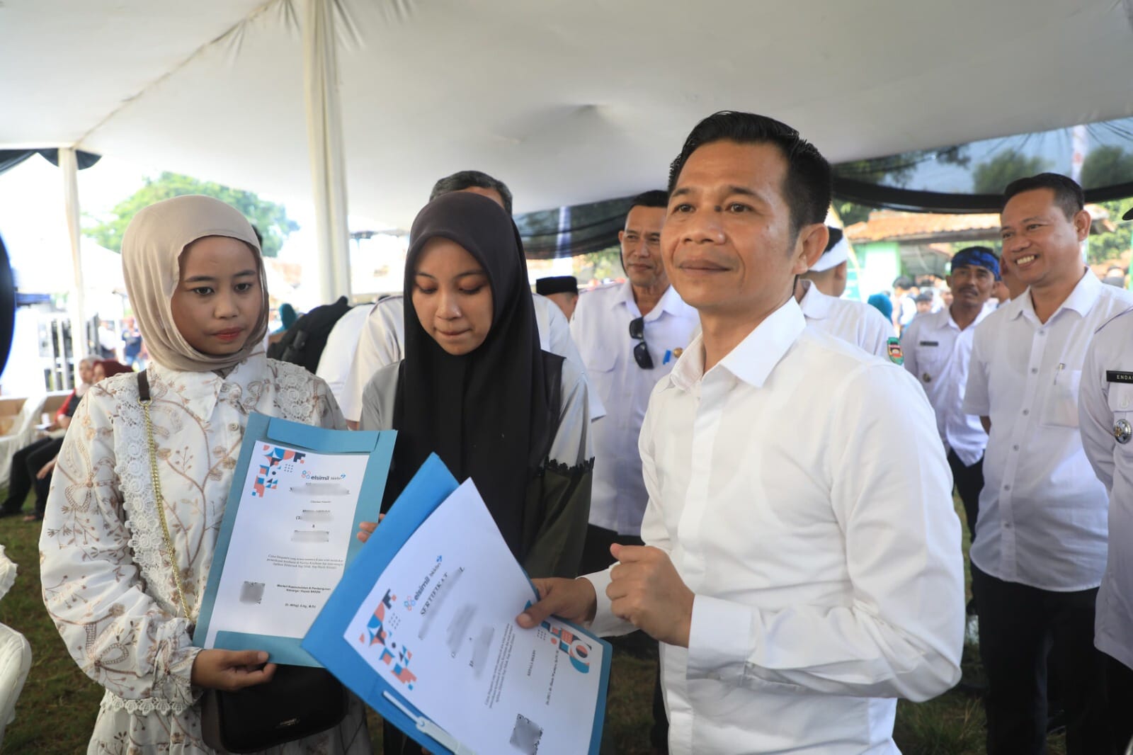 Gelar Pelayanan Publik di Desa Cisalada, Om Zein Boyong Belasan Instansi