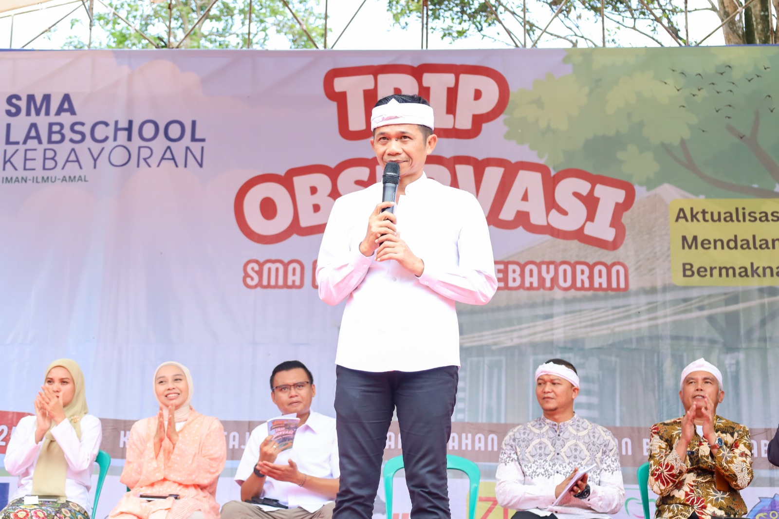 Dari Kebayoran ke Kampung Tajur: Pelajar SMA Labschool Selami Kehidupan Desa dalam Trip Observasi