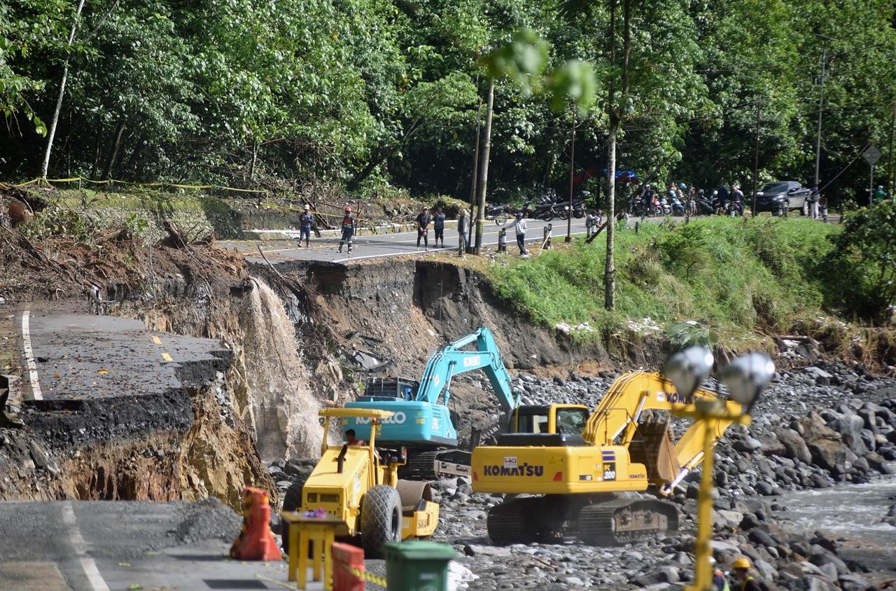 Wagub Sumbar: Akses Semipermanen Ditargetkan Selesai Dua Pekan untuk Percepat Distribusi Bantuan