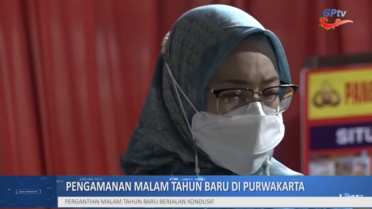 PASTIKAN PERALIHAN TAHUN BERLANGSUNG KONDUSIF, AMBU PATROLI BERSAMA TNI-POLRI DENGAN SEPEDA MOTOR