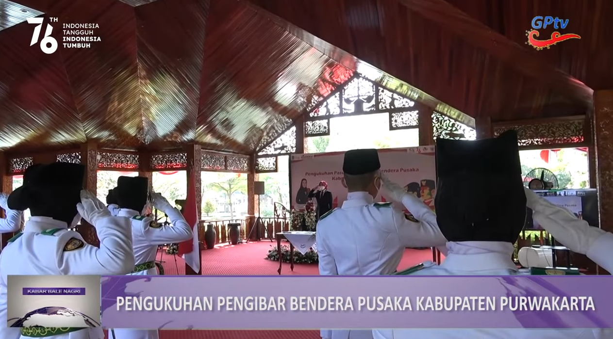 AMBU ANNE KUKUHKAN 52 ANGGOTA PASKIBRAKA KABUPATEN PURWAKARTA 2021