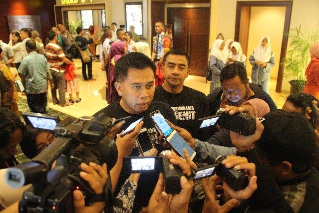 BUPATI PURWAKARTA NONTON BARENG AFILM #22 MENIT