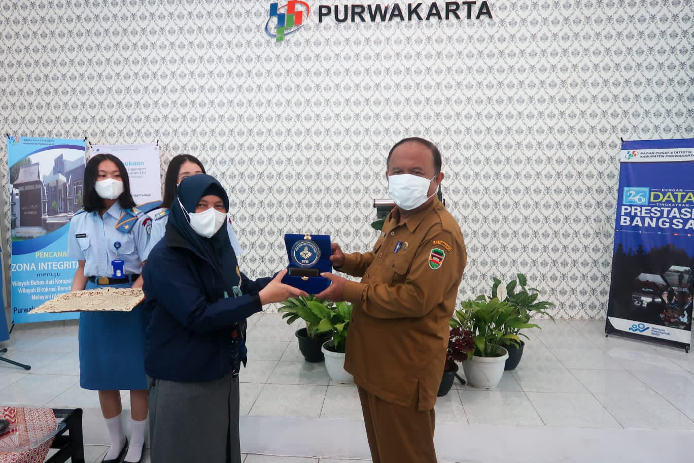 Menuju Sensus Pertanian 2023, Purwakarta Lepas Puluhan Mahasiswa PKL Politeknik Statistika STIS