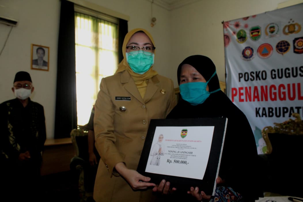 Pemkab Purwakarta Mulai Distribusikan BLT Dampak Covid-19