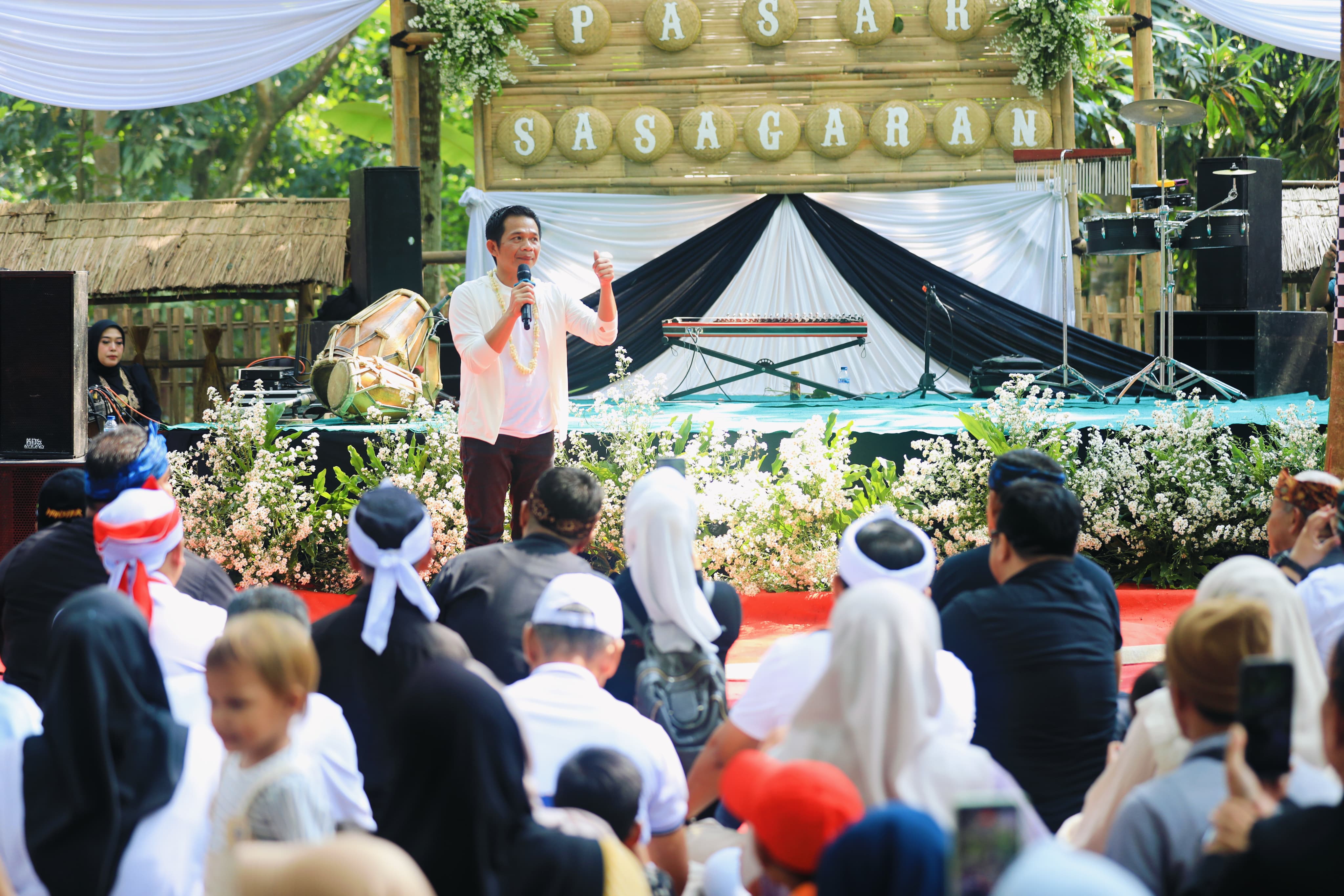 Pasar Sasagaran Dangdeur Dibuka: Om Zein Dorong Potensi Wisata dan Ekonomi Lokal