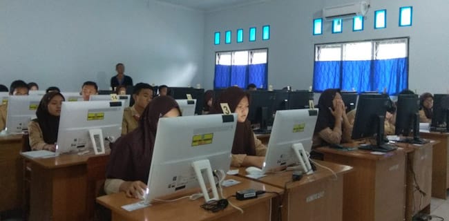 Walaupun Belum 100 Persen, Disdik Purwakarta Yakin UNBK Berjalan Dengan Baik dan lancar