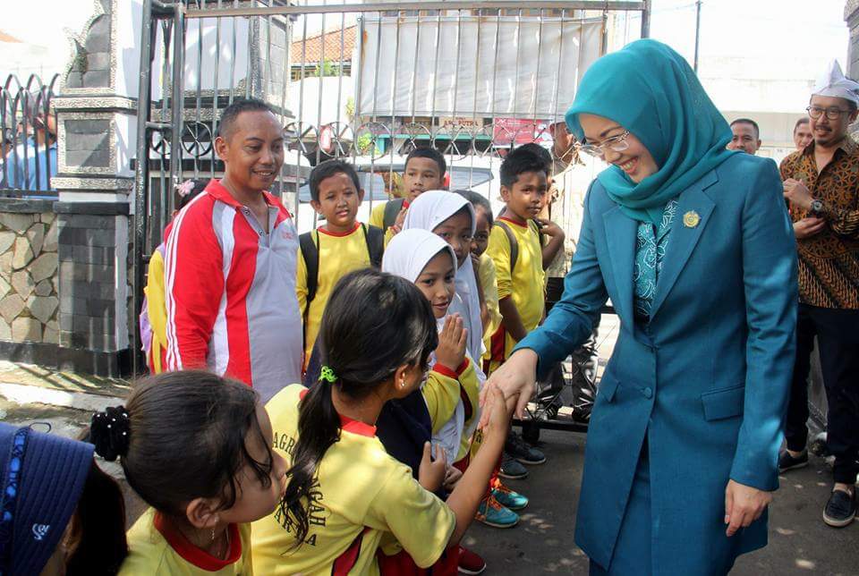 Bangun Spirit Literasi, Purwakarta Ciptakan Pojok Baca di Pelosok Desa