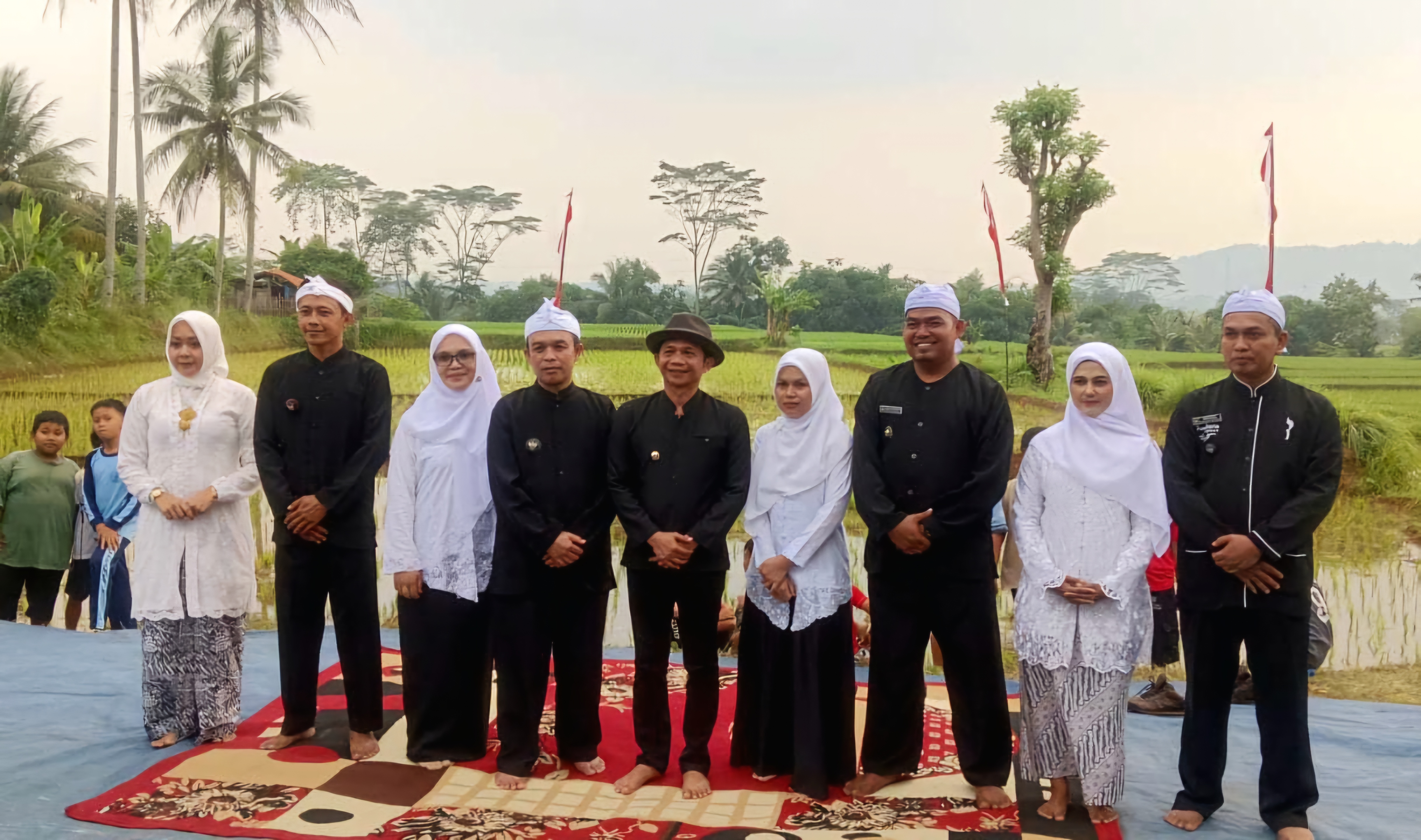 Pelantikan Empat Kades PAW di Tengah Sawah: Pesan Om Zein untuk Ketahanan Pangan