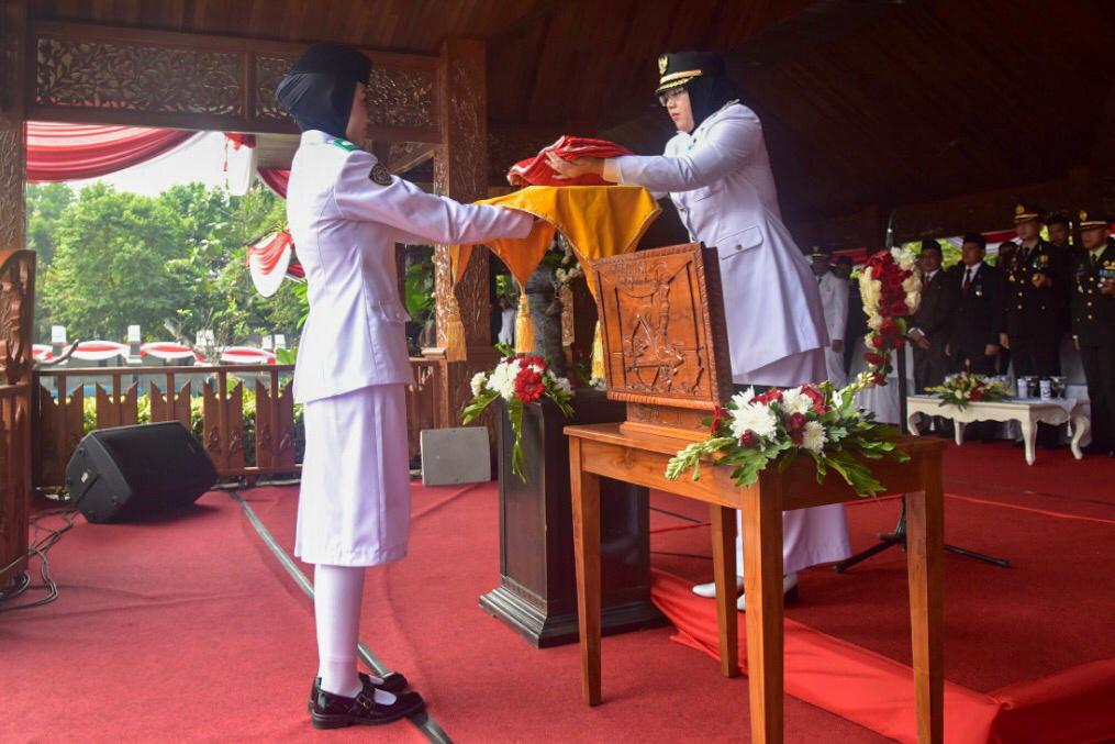 Pesan Bupati Anne di Upacara HUT Kemerdekaan RI ke 74 Di Purwakarta