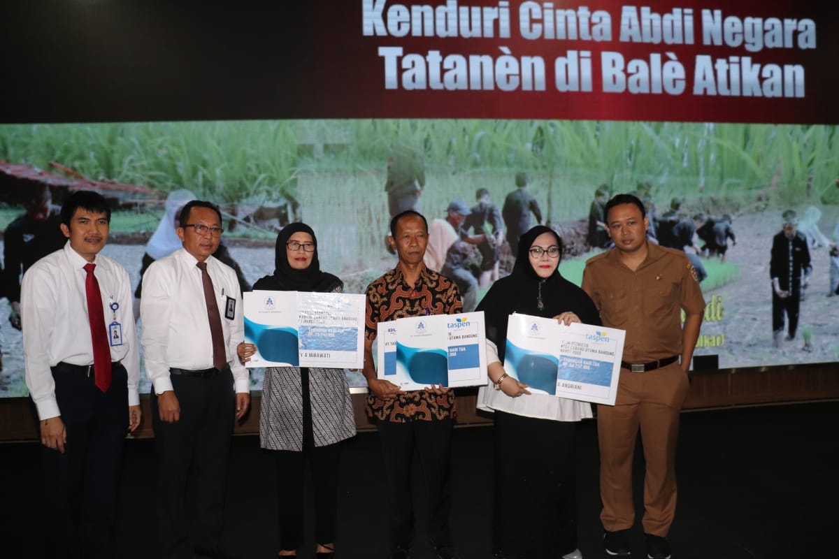 Jelang Pensiun, Belasan ASN Purwakarta Terima THT