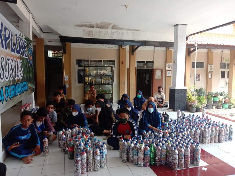 Ecobrick Jadi Solusi Pembelajaran Selama Pandemi